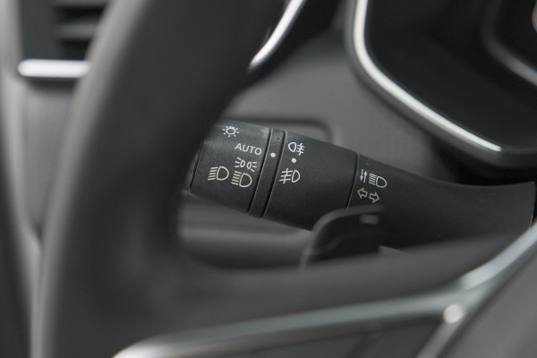 Renault Clio TCe 130 EDC Intens | 360 Camera | Apple Carplay | Parkeersensoren | Climate Control