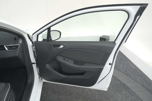 Renault Clio TCe 130 EDC Intens | 360 Camera | Apple Carplay | Parkeersensoren | Climate Control