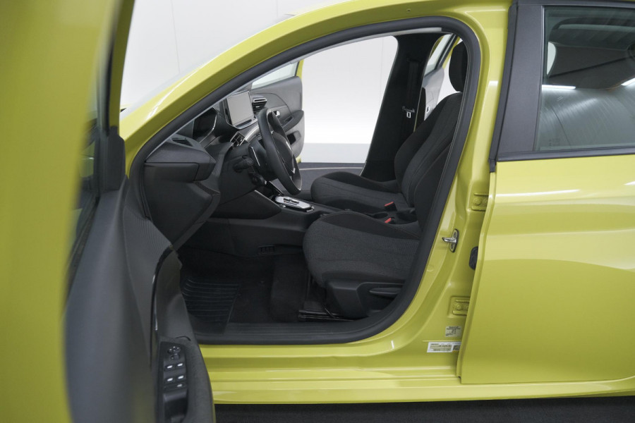 Peugeot 208 1.2 Hybrid 110 e-DCS6 Style | Parkeersensoren | Apple Carplay | Cruise Control | Airco