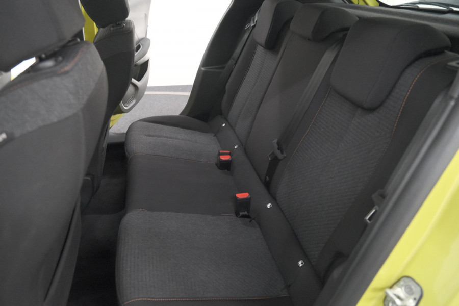 Peugeot 208 1.2 Hybrid 110 e-DCS6 Style | Parkeersensoren | Apple Carplay | Cruise Control | Airco