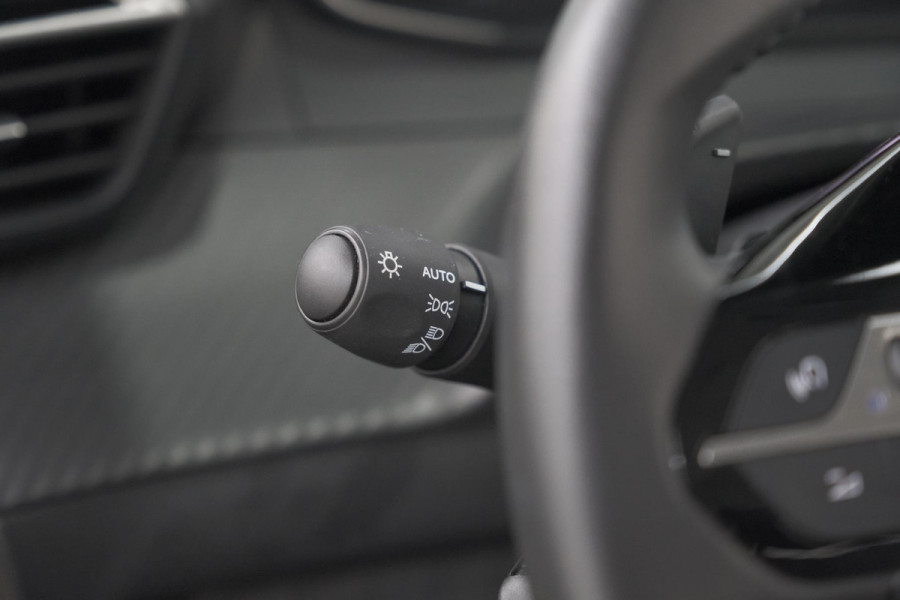 Peugeot 208 1.2 Hybrid 110 e-DCS6 Style | Parkeersensoren | Apple Carplay | Cruise Control | Airco