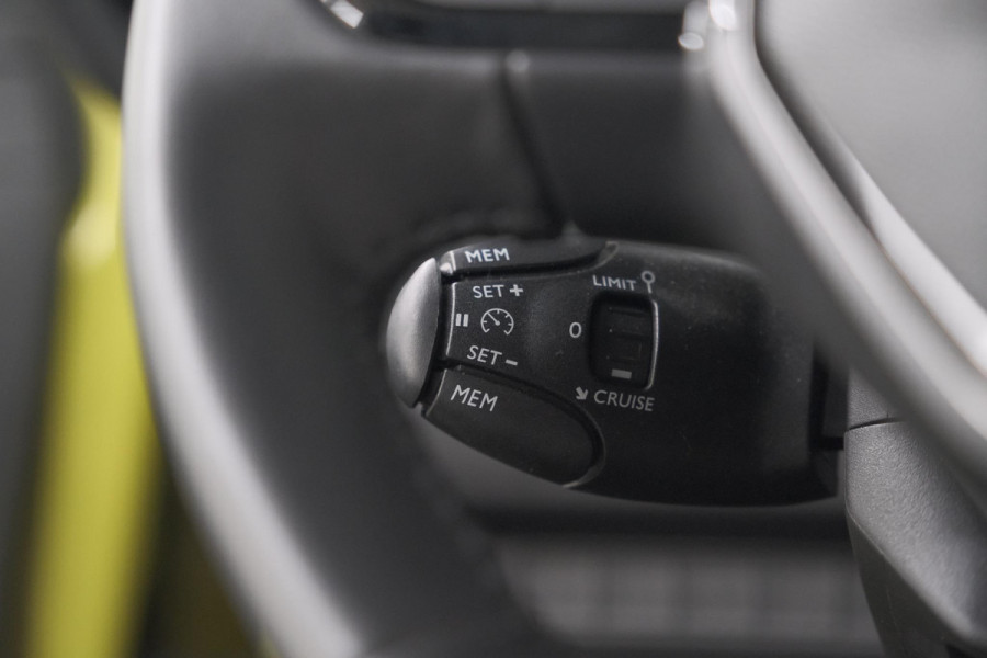 Peugeot 208 1.2 Hybrid 110 e-DCS6 Style | Parkeersensoren | Apple Carplay | Cruise Control | Airco