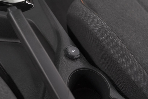 Peugeot 208 1.2 Hybrid 110 e-DCS6 Style | Parkeersensoren | Apple Carplay | Cruise Control | Airco
