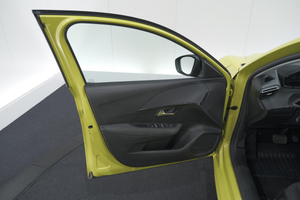 Peugeot 208 1.2 Hybrid 110 e-DCS6 Style | Parkeersensoren | Apple Carplay | Cruise Control | Airco