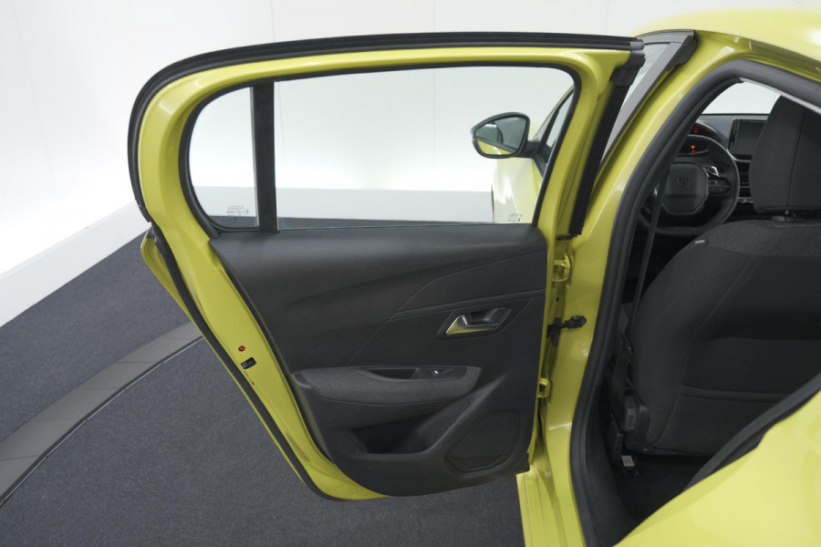Peugeot 208 1.2 Hybrid 110 e-DCS6 Style | Parkeersensoren | Apple Carplay | Cruise Control | Airco
