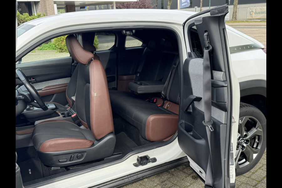 Mazda MX-30 E-SkyActiv 145 Advantage 36 kWh | Navi, Camera, ACC, Memory, Stoelverw., Carplay/Android | 4 Seizoensbanden | Dealeroh