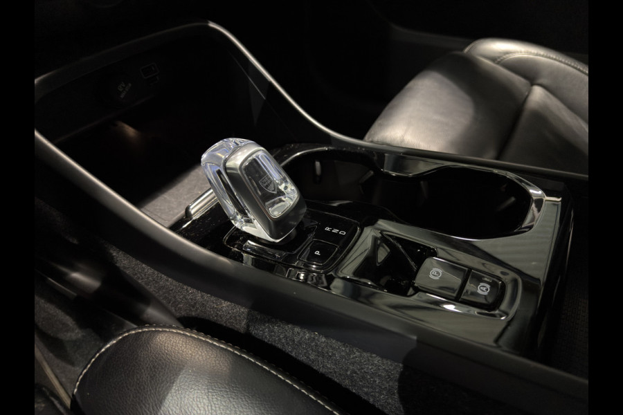 Volvo XC40 T4 Aut. Plug-in Hybrid Plus Bright Parkeercamera LuxeLeder 211pk