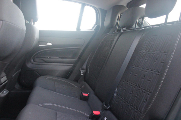 Fiat 600 1.2 110PK Hybrid AUTOMAAT POP | WINTER PACK: VERWAMBARE VOORSTOELEN/VERWARMBARE VOORRUIT | PACK COMFORT: ACHTERUITRIJCAMERA MET DYNAMISCHE HULPLIJNEN/AUDIOSYSTEEM MET 6 SPEAKERS/DRAADLOOS LADEN/KEYLESS ENTRY/NAVIGATIE/PARKEERSENSOREN VOOR EN ACHTER/VERKEERSBORDINFORMATIE | PACK STYLE: 17" LICHTMETALEN VELGEN/HOOGGLANS ZWARTE SPIEGELKAPPEN/VERCHROME OMLIJSTING/LED RICHTINGAANWIJZERS/LED MISTLAMPEN/DASHBOARD IN CARROSSERIEKLEUR | DRAADLOZE APPLE CARPLAY/ANDROID AUTO |
