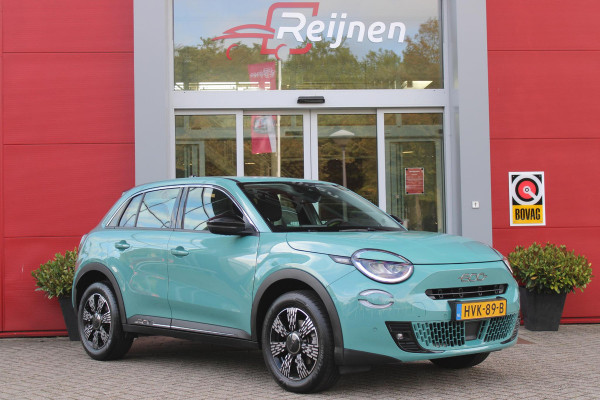 Fiat 600 1.2 110PK Hybrid AUTOMAAT POP | WINTER PACK: VERWAMBARE VOORSTOELEN/VERWARMBARE VOORRUIT | PACK COMFORT: ACHTERUITRIJCAMERA MET DYNAMISCHE HULPLIJNEN/AUDIOSYSTEEM MET 6 SPEAKERS/DRAADLOOS LADEN/KEYLESS ENTRY/NAVIGATIE/PARKEERSENSOREN VOOR EN ACHTER/VERKEERSBORDINFORMATIE | PACK STYLE: 17" LICHTMETALEN VELGEN/HOOGGLANS ZWARTE SPIEGELKAPPEN/VERCHROME OMLIJSTING/LED RICHTINGAANWIJZERS/LED MISTLAMPEN/DASHBOARD IN CARROSSERIEKLEUR | DRAADLOZE APPLE CARPLAY/ANDROID AUTO |