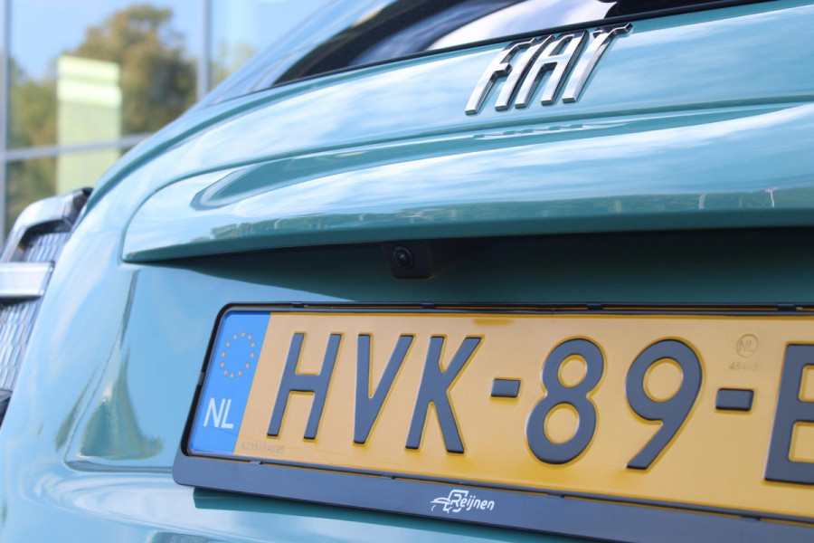 Fiat 600 1.2 110PK Hybrid AUTOMAAT POP | WINTER PACK: VERWAMBARE VOORSTOELEN/VERWARMBARE VOORRUIT | PACK COMFORT: ACHTERUITRIJCAMERA MET DYNAMISCHE HULPLIJNEN/AUDIOSYSTEEM MET 6 SPEAKERS/DRAADLOOS LADEN/KEYLESS ENTRY/NAVIGATIE/PARKEERSENSOREN VOOR EN ACHTER/VERKEERSBORDINFORMATIE | PACK STYLE: 17" LICHTMETALEN VELGEN/HOOGGLANS ZWARTE SPIEGELKAPPEN/VERCHROME OMLIJSTING/LED RICHTINGAANWIJZERS/LED MISTLAMPEN/DASHBOARD IN CARROSSERIEKLEUR | DRAADLOZE APPLE CARPLAY/ANDROID AUTO |