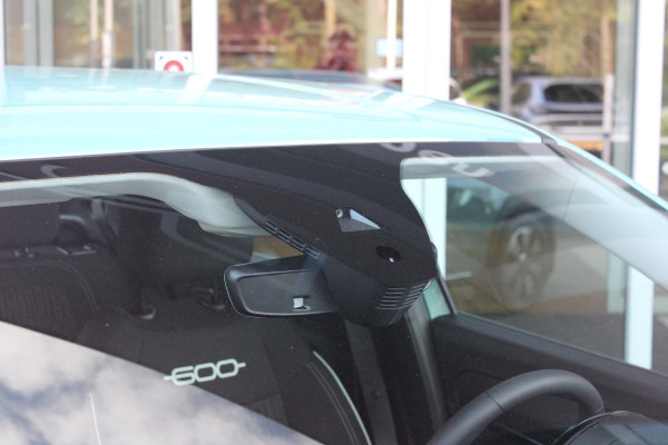 Fiat 600 1.2 110PK Hybrid AUTOMAAT POP | WINTER PACK: VERWAMBARE VOORSTOELEN/VERWARMBARE VOORRUIT | PACK COMFORT: ACHTERUITRIJCAMERA MET DYNAMISCHE HULPLIJNEN/AUDIOSYSTEEM MET 6 SPEAKERS/DRAADLOOS LADEN/KEYLESS ENTRY/NAVIGATIE/PARKEERSENSOREN VOOR EN ACHTER/VERKEERSBORDINFORMATIE | PACK STYLE: 17" LICHTMETALEN VELGEN/HOOGGLANS ZWARTE SPIEGELKAPPEN/VERCHROME OMLIJSTING/LED RICHTINGAANWIJZERS/LED MISTLAMPEN/DASHBOARD IN CARROSSERIEKLEUR | DRAADLOZE APPLE CARPLAY/ANDROID AUTO |