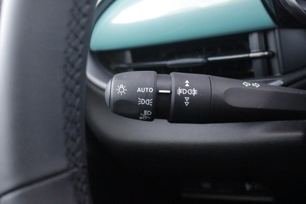 Fiat 600 1.2 110PK Hybrid AUTOMAAT POP | WINTER PACK: VERWAMBARE VOORSTOELEN/VERWARMBARE VOORRUIT | PACK COMFORT: ACHTERUITRIJCAMERA MET DYNAMISCHE HULPLIJNEN/AUDIOSYSTEEM MET 6 SPEAKERS/DRAADLOOS LADEN/KEYLESS ENTRY/NAVIGATIE/PARKEERSENSOREN VOOR EN ACHTER/VERKEERSBORDINFORMATIE | PACK STYLE: 17" LICHTMETALEN VELGEN/HOOGGLANS ZWARTE SPIEGELKAPPEN/VERCHROME OMLIJSTING/LED RICHTINGAANWIJZERS/LED MISTLAMPEN/DASHBOARD IN CARROSSERIEKLEUR | DRAADLOZE APPLE CARPLAY/ANDROID AUTO |