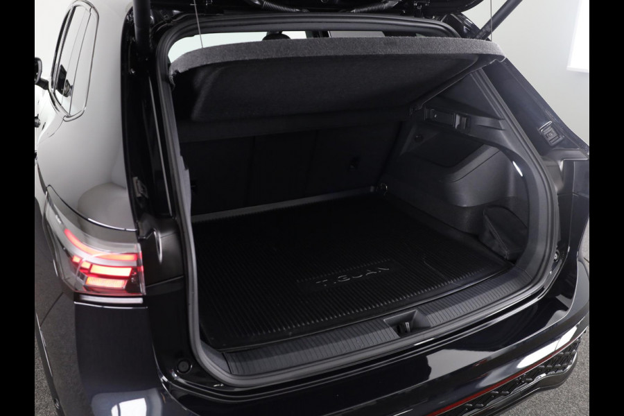 Volkswagen Tiguan 1.5 eTSI R-Line Edition 150PK | Automaat (DSG) | Navigatie | Camera | 20 Inch | Panoramadak | verlengde garantie