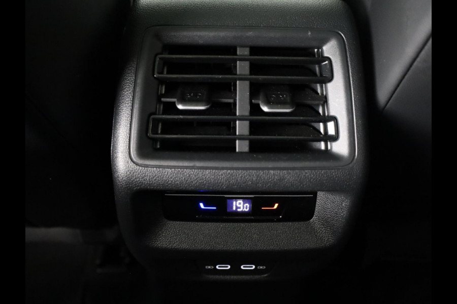 Volkswagen Tiguan 1.5 eTSI R-Line Edition 150PK | Automaat (DSG) | Navigatie | Camera | 20 Inch | Panoramadak | verlengde garantie