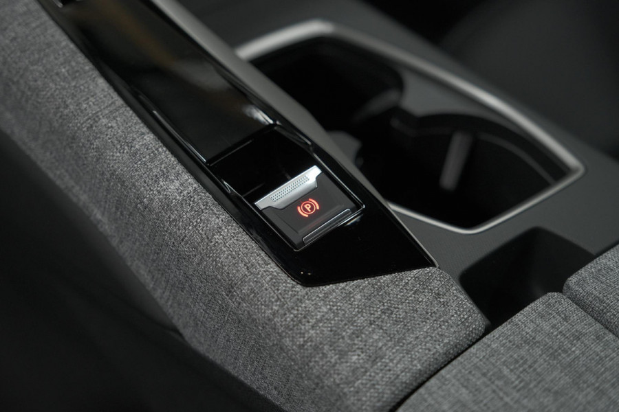 Peugeot 3008 1.2 Hybrid 136 GT | Elektrische Kofferklep | Camera | Adaptieve Cruise Control | Apple CarPlay