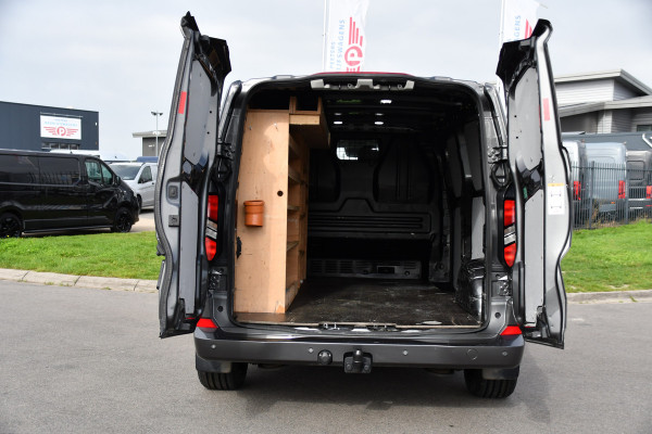 Ford Transit Custom 320 2.0 TDCI L2H1 PB Edition Limited Adaptieve Cruise, Camera, Carplay, LED, 170pk, Automaat, Stoelverwarming, Trekhaak, Virtual, Multimedia, Uniek!