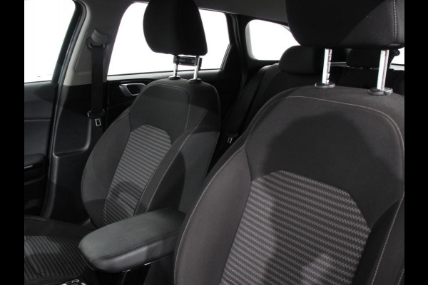 Kia Ceed Sportswagon 1.6 GDI PHEV DynamicLine Climate control Achteruitrijd camera Cruise control Parkeersensoren LED Lane assist Apple Carplay/ Android auto