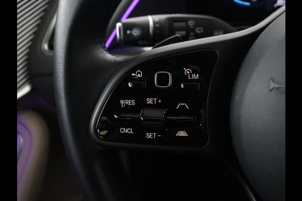 Mercedes-Benz EQC 400 4MATIC Business Solution Luxury 80 kWh | SOH 96.9% | Panoramdak | Leder | Adaptive cruise | Carplay | Sfeerverlichting | Burnmester Surround | Full LED | Stoelverwarming | Camera | Park assist |