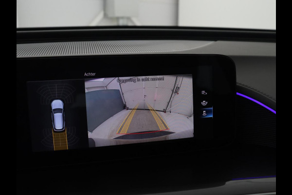 Mercedes-Benz EQC 400 4MATIC Business Solution Luxury 80 kWh | SOH 96.9% | Panoramdak | Leder | Adaptive cruise | Carplay | Sfeerverlichting | Burnmester Surround | Full LED | Stoelverwarming | Camera | Park assist |