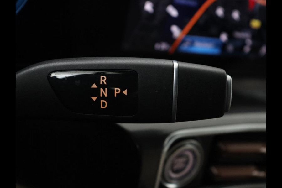 Mercedes-Benz EQC 400 4MATIC Business Solution Luxury 80 kWh | SOH 96.9% | Panoramdak | Leder | Adaptive cruise | Carplay | Sfeerverlichting | Burnmester Surround | Full LED | Stoelverwarming | Camera | Park assist |