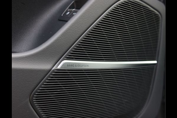 Audi Q8 55 TFSIe Quattro | Pano - Trekhaak - B&O