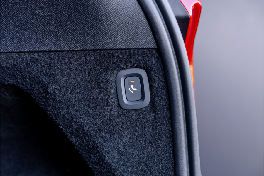 Volvo XC90 2.0 T8 Recharge AWD R-Design 7p - Panorama | H&K | Memory | Elek. Trekhaak | 360 Camera