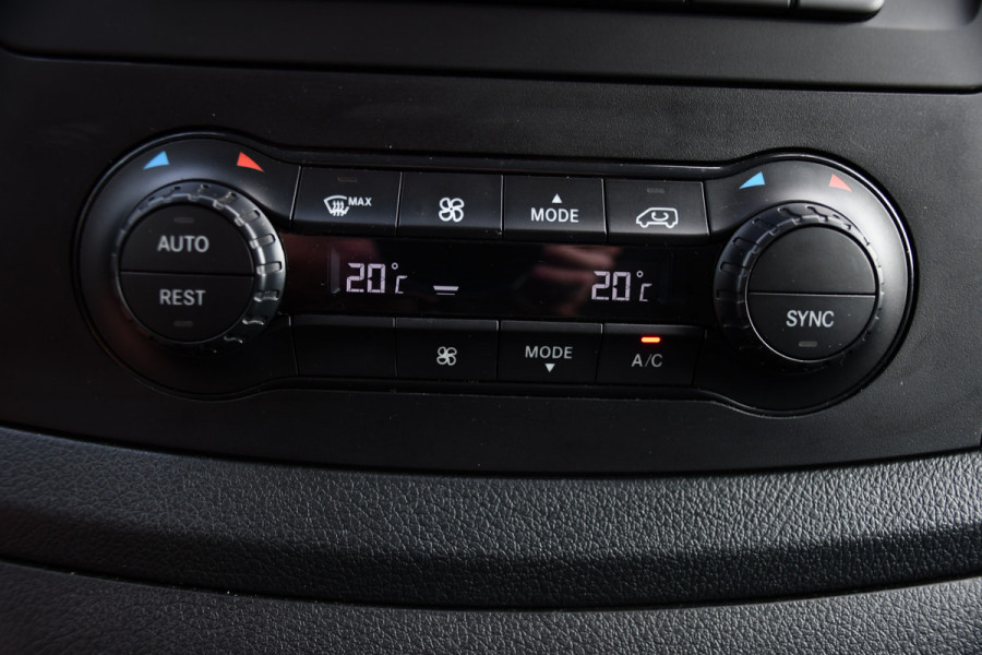 Mercedes-Benz Vito CDI L2 PB Edition Camera, Cruise, Carplay, 190pk, LED, Multimedia, Clima, Automaat, Uniek!
