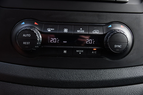 Mercedes-Benz Vito CDI L2 PB Edition Camera, Cruise, Carplay, 190pk, LED, Multimedia, Clima, Automaat, Uniek!