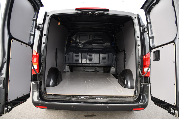 Mercedes-Benz Vito CDI L2 PB Edition Camera, Cruise, Carplay, 190pk, LED, Multimedia, Clima, Automaat, Uniek!