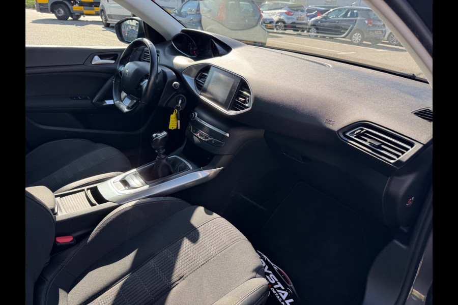 Peugeot 308 SW 1.2 PureTech Blue Lease Premium Panorama Trekhaak