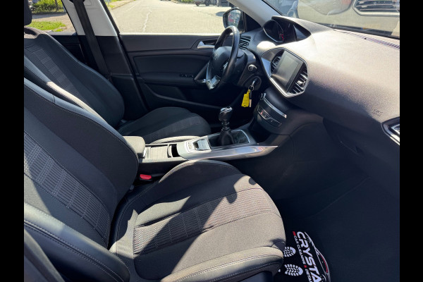 Peugeot 308 SW 1.2 PureTech Blue Lease Premium Panorama Trekhaak