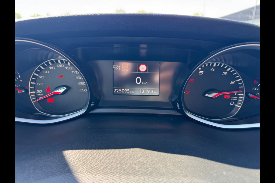 Peugeot 308 SW 1.2 PureTech Blue Lease Premium Panorama Trekhaak