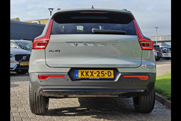 Volvo XC40 B4 211PK Plus Dark | 360 | H&K | Trekhaak | Schuif/kantel dak | Nubuck | 20" | Memory | Stoel/stuurverwarmd |