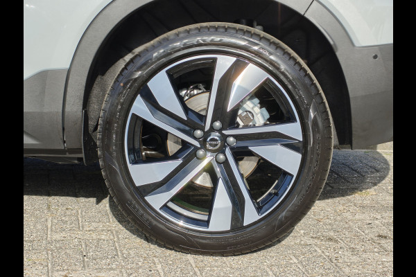 Volvo XC40 B4 211PK Plus Dark | 360 | H&K | Trekhaak | Schuif/kantel dak | Nubuck | 20" | Memory | Stoel/stuurverwarmd |