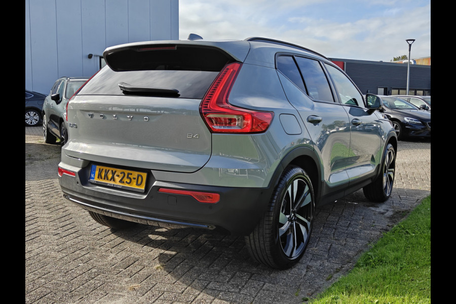 Volvo XC40 B4 211PK Plus Dark | 360 | H&K | Trekhaak | Schuif/kantel dak | Nubuck | 20" | Memory | Stoel/stuurverwarmd |