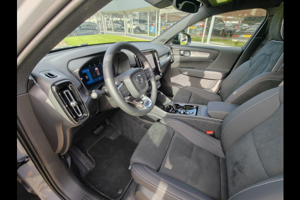 Volvo XC40 B4 211PK Plus Dark | 360 | H&K | Trekhaak | Schuif/kantel dak | Nubuck | 20" | Memory | Stoel/stuurverwarmd |