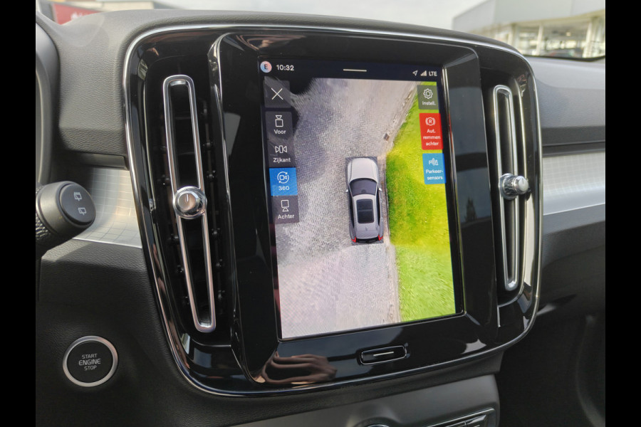 Volvo XC40 B4 211PK Plus Dark | 360 | H&K | Trekhaak | Schuif/kantel dak | Nubuck | 20" | Memory | Stoel/stuurverwarmd |
