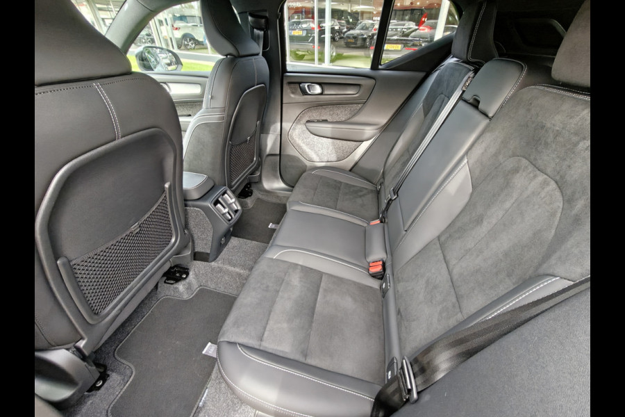 Volvo XC40 B4 211PK Plus Dark | 360 | H&K | Trekhaak | Schuif/kantel dak | Nubuck | 20" | Memory | Stoel/stuurverwarmd |