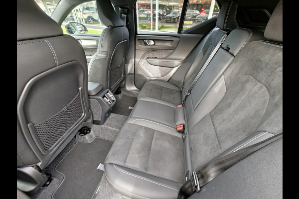 Volvo XC40 B4 211PK Plus Dark | 360 | H&K | Trekhaak | Schuif/kantel dak | Nubuck | 20" | Memory | Stoel/stuurverwarmd |