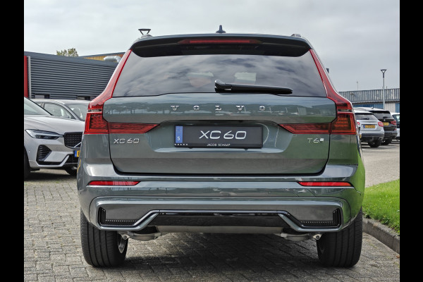 Volvo XC60 T6 Plug-in hybrid AWD Ultra Dark | Executive | HUD | Luchtvering | H&K | Stoel ventilatie | Massage | 21"| Schuif/Kanteldak |