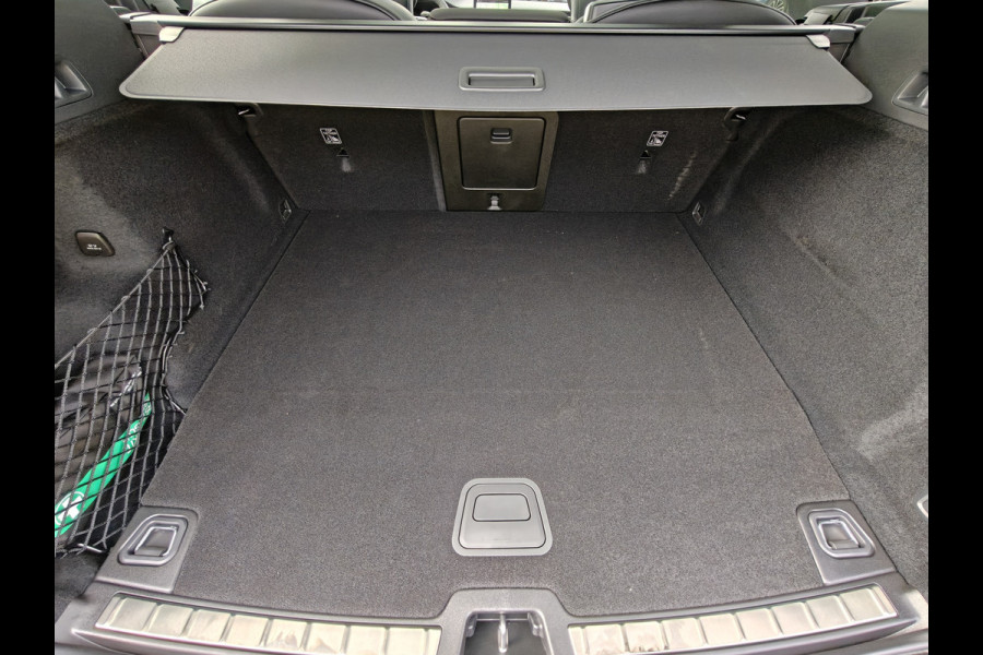 Volvo XC60 T6 Plug-in hybrid AWD Ultra Dark | Executive | HUD | Luchtvering | H&K | Stoel ventilatie | Massage | 21"| Schuif/Kanteldak |