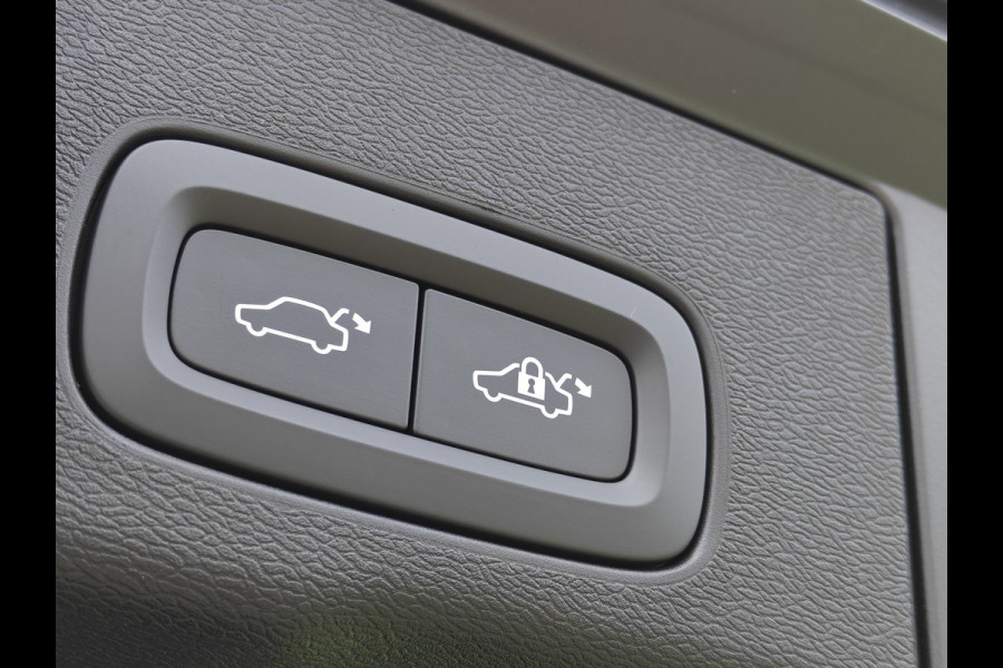 Volvo XC60 T6 Plug-in hybrid AWD Ultra Dark | Executive | HUD | Luchtvering | H&K | Stoel ventilatie | Massage | 21"| Schuif/Kanteldak |