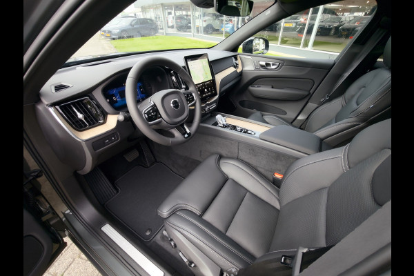Volvo XC60 T6 Plug-in hybrid AWD Ultra Dark | Executive | HUD | Luchtvering | H&K | Stoel ventilatie | Massage | 21"| Schuif/Kanteldak |