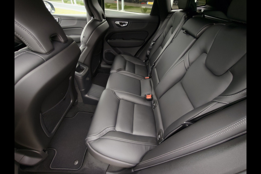 Volvo XC60 T6 Plug-in hybrid AWD Ultra Dark | Executive | HUD | Luchtvering | H&K | Stoel ventilatie | Massage | 21"| Schuif/Kanteldak |