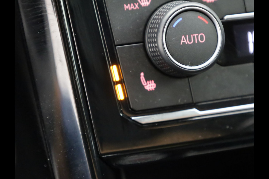 Volkswagen T-Cross 1.0 TSI Style Business R | Camera | Keyless | Trekhaak | Stoelverwarming | Apple / Android | Prijs Rijklaar!!