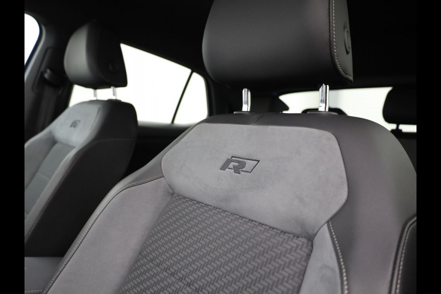 Volkswagen T-Cross 1.0 TSI Style Business R | Camera | Keyless | Trekhaak | Stoelverwarming | Apple / Android | Prijs Rijklaar!!