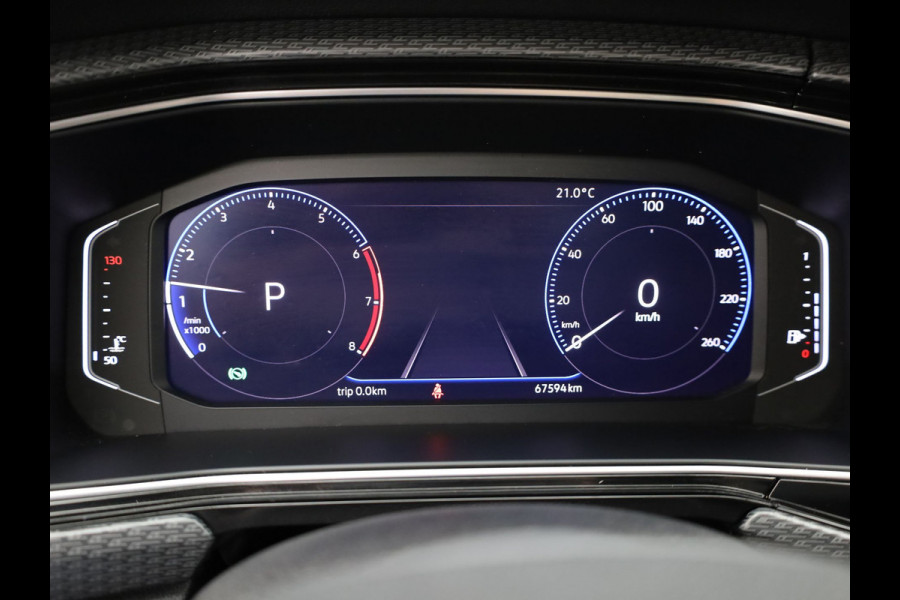 Volkswagen T-Cross 1.0 TSI Style Business R | Camera | Keyless | Trekhaak | Stoelverwarming | Apple / Android | Prijs Rijklaar!!