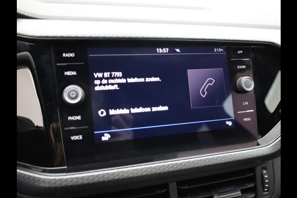 Volkswagen T-Cross 1.0 TSI Style Business R | Camera | Keyless | Trekhaak | Stoelverwarming | Apple / Android | Prijs Rijklaar!!