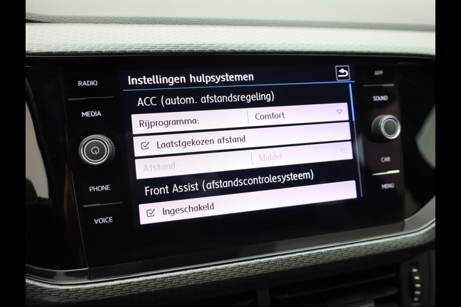 Volkswagen T-Cross 1.0 TSI Style Business R | Camera | Keyless | Trekhaak | Stoelverwarming | Apple / Android | Prijs Rijklaar!!