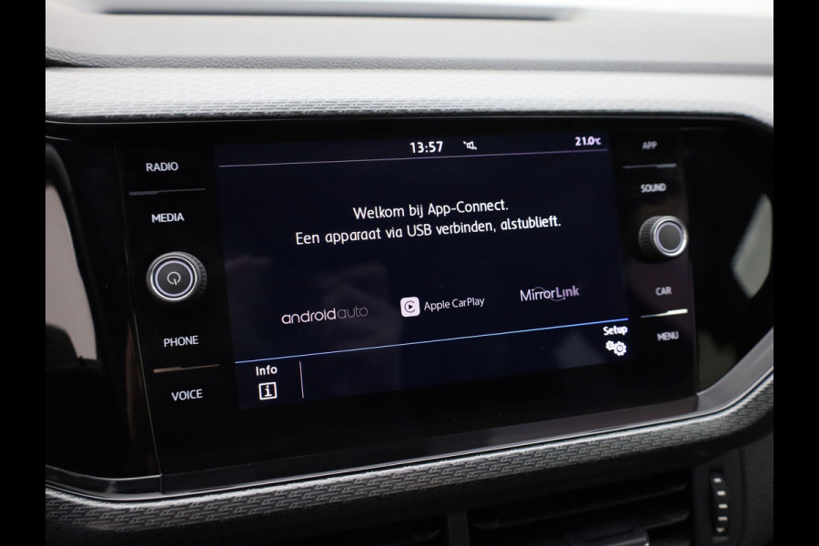 Volkswagen T-Cross 1.0 TSI Style Business R | Camera | Keyless | Trekhaak | Stoelverwarming | Apple / Android | Prijs Rijklaar!!